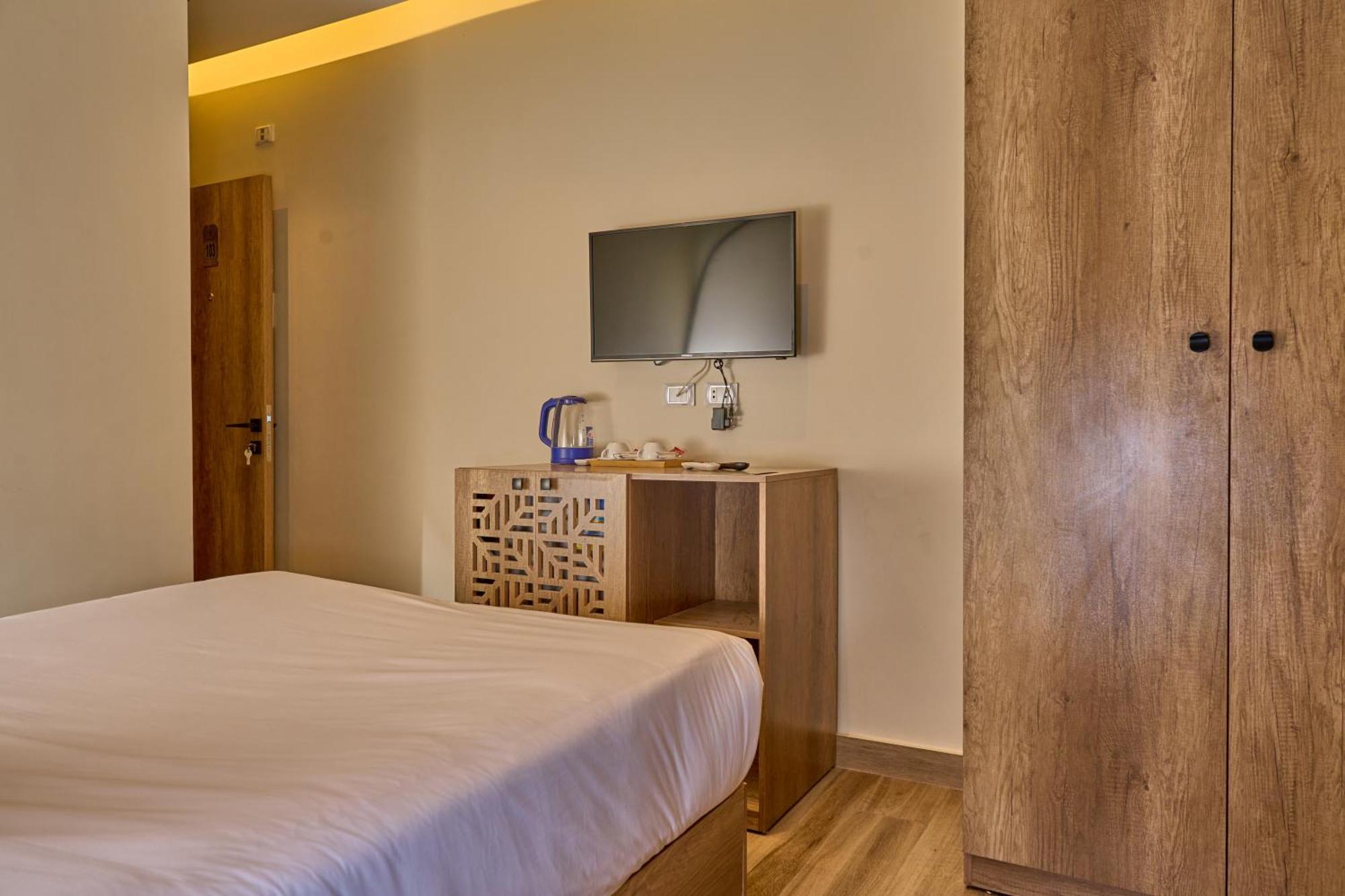Lotus Inn Kafrat al Jabal Exterior photo